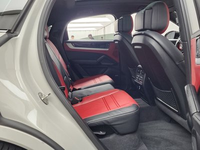 2024 Porsche CAYENNE 缩略图 18