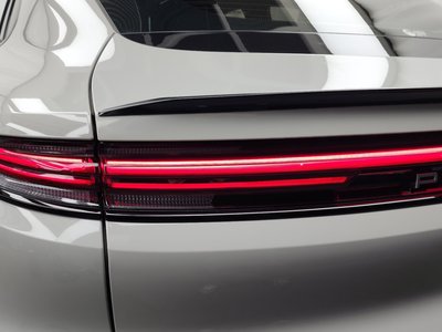صورة 10 لـ 2024 Porsche CAYENNE