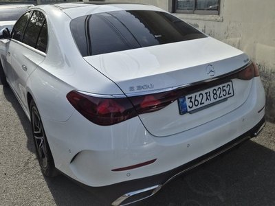 MERCEDES-BENZ E-CLASS - 3