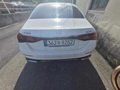 MERCEDES-BENZ E-CLASS - 6