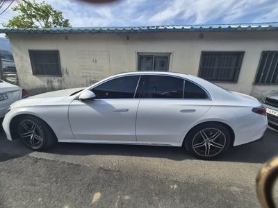 MERCEDES-BENZ E-CLASS - 2