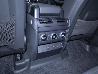 2026 LAND Rover DEFENDER — миниатюра 25
