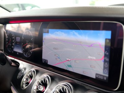 MERCEDES-BENZ E-CLASS - 7