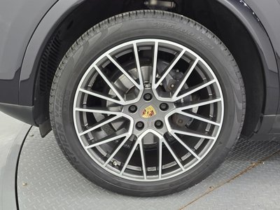 صورة 6 لـ 2020 Porsche CAYENNE