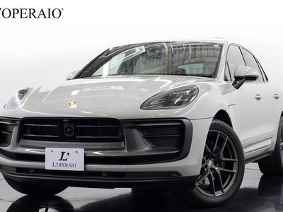 PORSCHE MACAN - 1