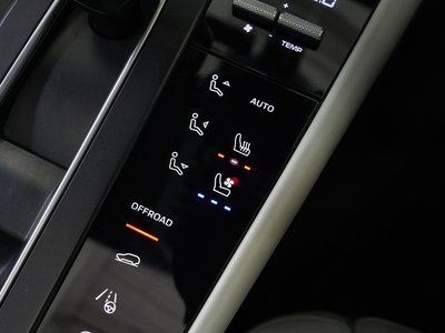 PORSCHE MACAN - 8