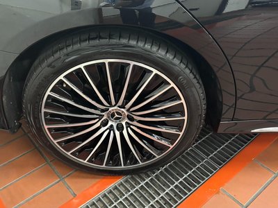 MERCEDES-BENZ E-CLASS - 7