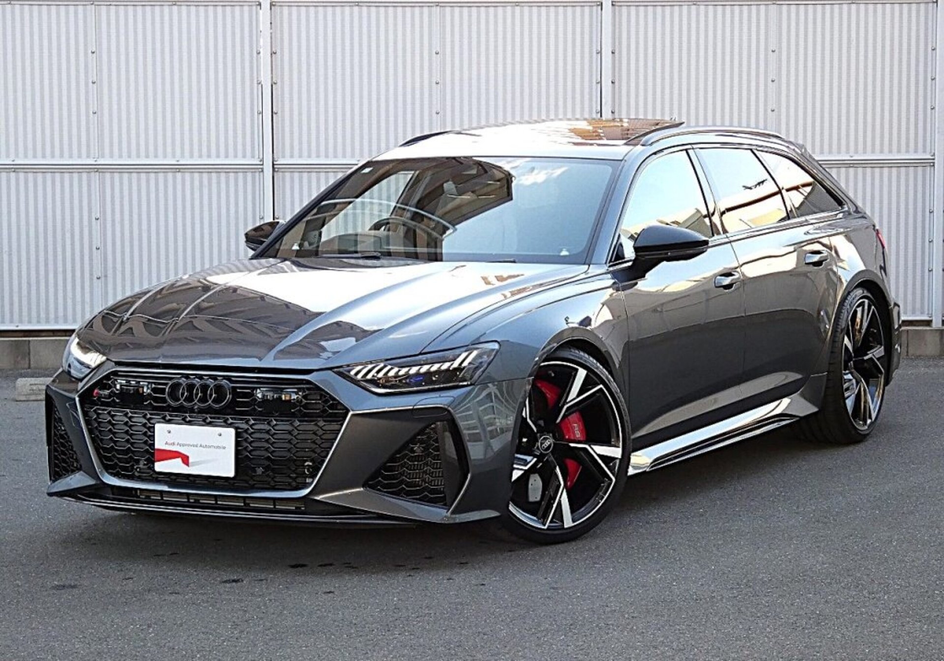 AUDI RS6 AVANT - View 1