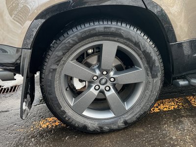 LAND ROVER DEFENDER - 4