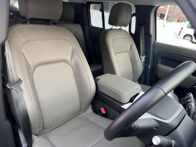 LAND ROVER DEFENDER - 6