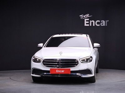 MERCEDES-BENZ E-CLASS - 2