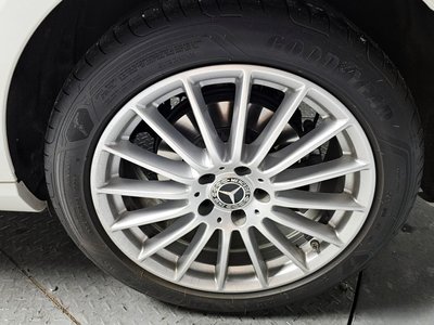 MERCEDES-BENZ E-CLASS - 6