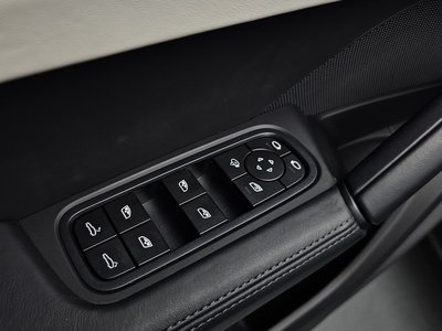 صورة مصغرة 34 لـ 2025 Porsche CAYENNE
