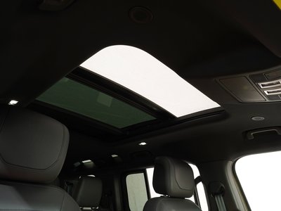 LAND ROVER DEFENDER - 8