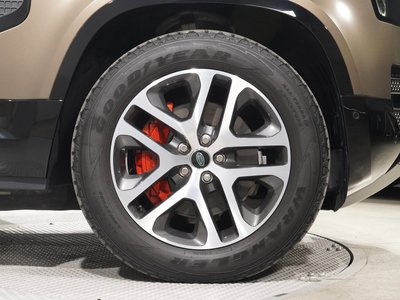 LAND ROVER DEFENDER - 10