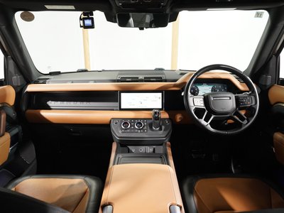 LAND ROVER DEFENDER - 2