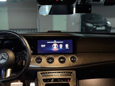 MERCEDES-BENZ E-CLASS - 7