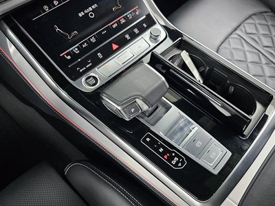 صورة 9 لـ 2023 AUDI Q8