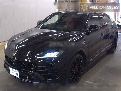 LAMBORGHINI URUS - 4