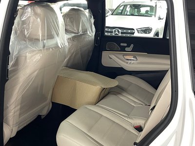 2026 Mercedes-BENZ GLS thumbnail 11