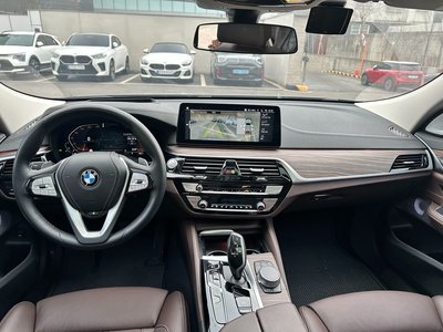 BMW 6 SERIES GT - 10