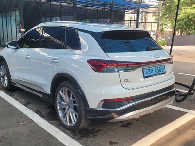 2025 AUDI Q4 E-TRON — фото 2