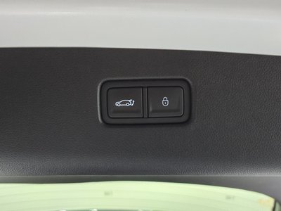 2022 Genesis GV70 — миниатюра 20