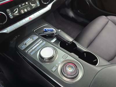 2022 Genesis GV70 photo 9