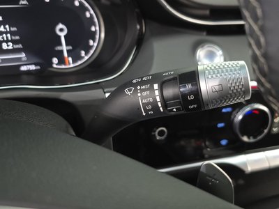 2022 Genesis GV70 — миниатюра 18