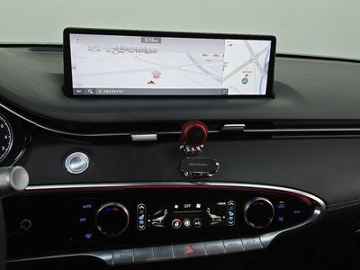 2022 Genesis GV70 — миниатюра 14