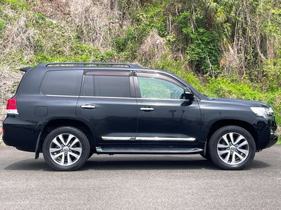TOYOTA LAND CRUISER - 9