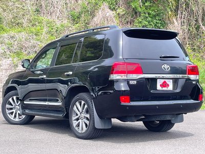 TOYOTA LAND CRUISER - 7