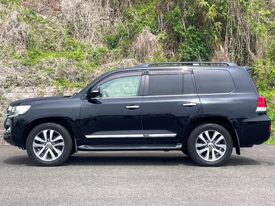 TOYOTA LAND CRUISER - 10