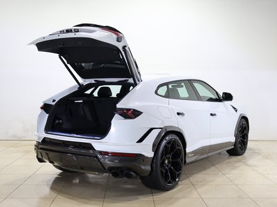 LAMBORGHINI URUS - 10