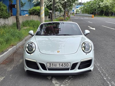 PORSCHE 911 - 4