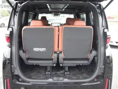صورة 10 لـ 2023 Toyota VELLFIRE