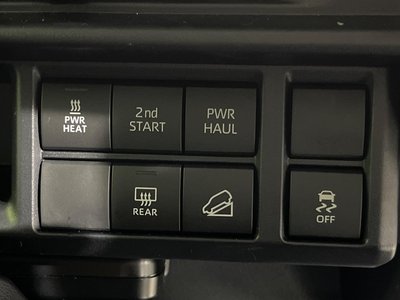 صورة مصغرة 34 لـ 2025 Toyota LAND CRUISER 70