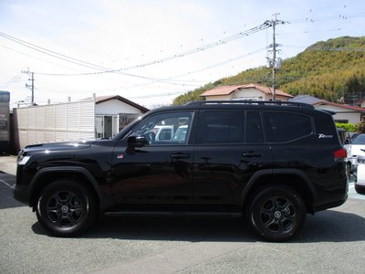 TOYOTA LAND CRUISER 300 - 3