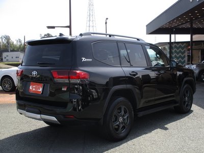 TOYOTA LAND CRUISER 300 - 5