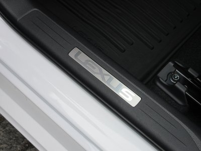 2025 Lexus LBX — миниатюра 36