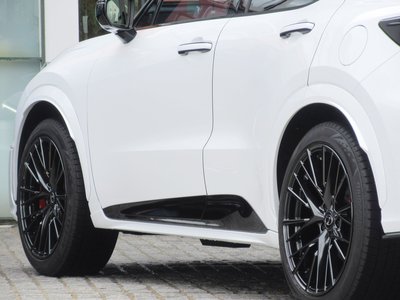 2025 Lexus LBX — миниатюра 22