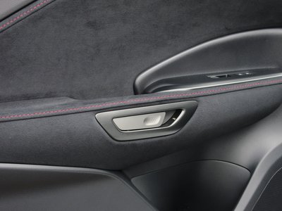 2025 Lexus LBX — миниатюра 33