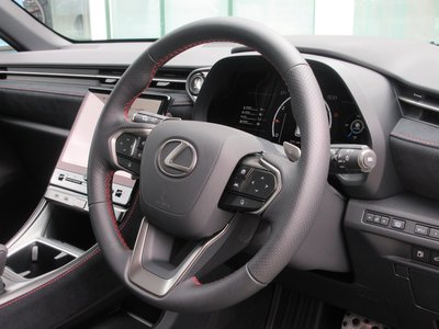 2025 Lexus LBX — миниатюра 39