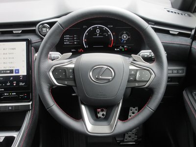 2025 Lexus LBX — миниатюра 40