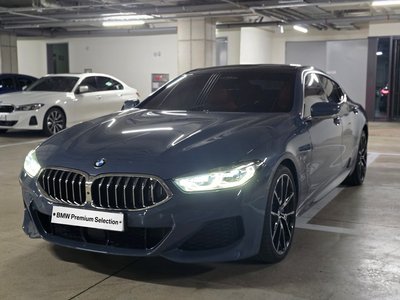 BMW 8 SERIES