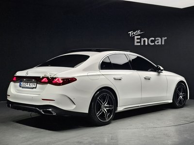 MERCEDES-BENZ E-CLASS - 3