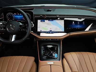 MERCEDES-BENZ E-CLASS - 5