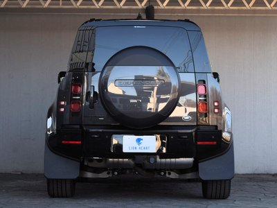 LAND ROVER DEFENDER - 4
