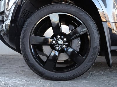 LAND ROVER DEFENDER - 8