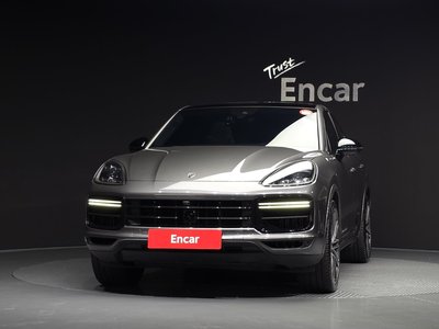 صورة 2 لـ 2021 Porsche CAYENNE